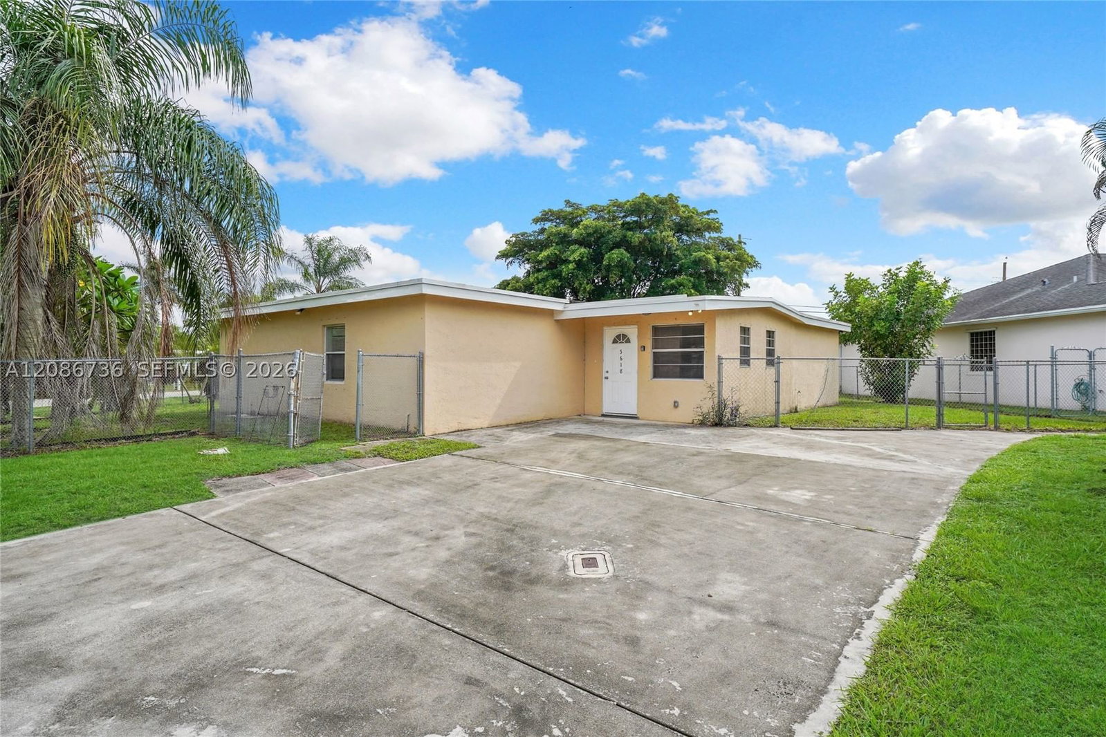 Real estate property located at 5618 Cinnamon Dr, Palm Beach, Forest Hill Village, West Palm Beach, FL
