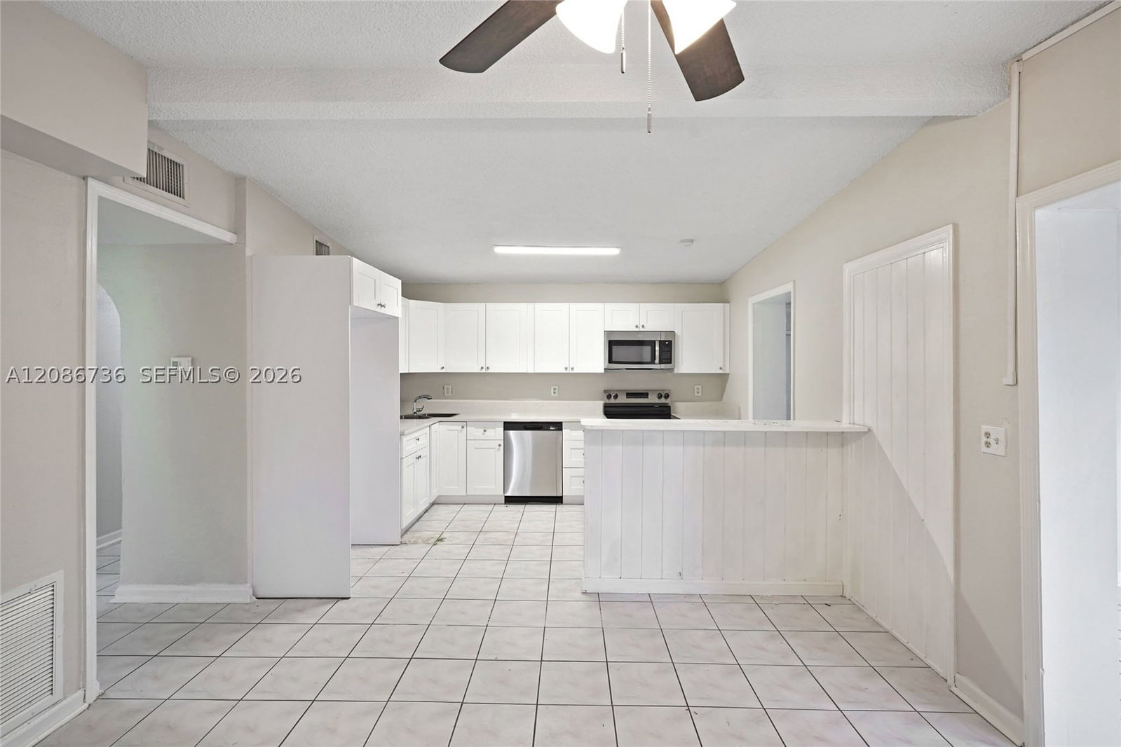 Real estate property located at 5618 Cinnamon Dr, Palm Beach, Forest Hill Village, West Palm Beach, FL
