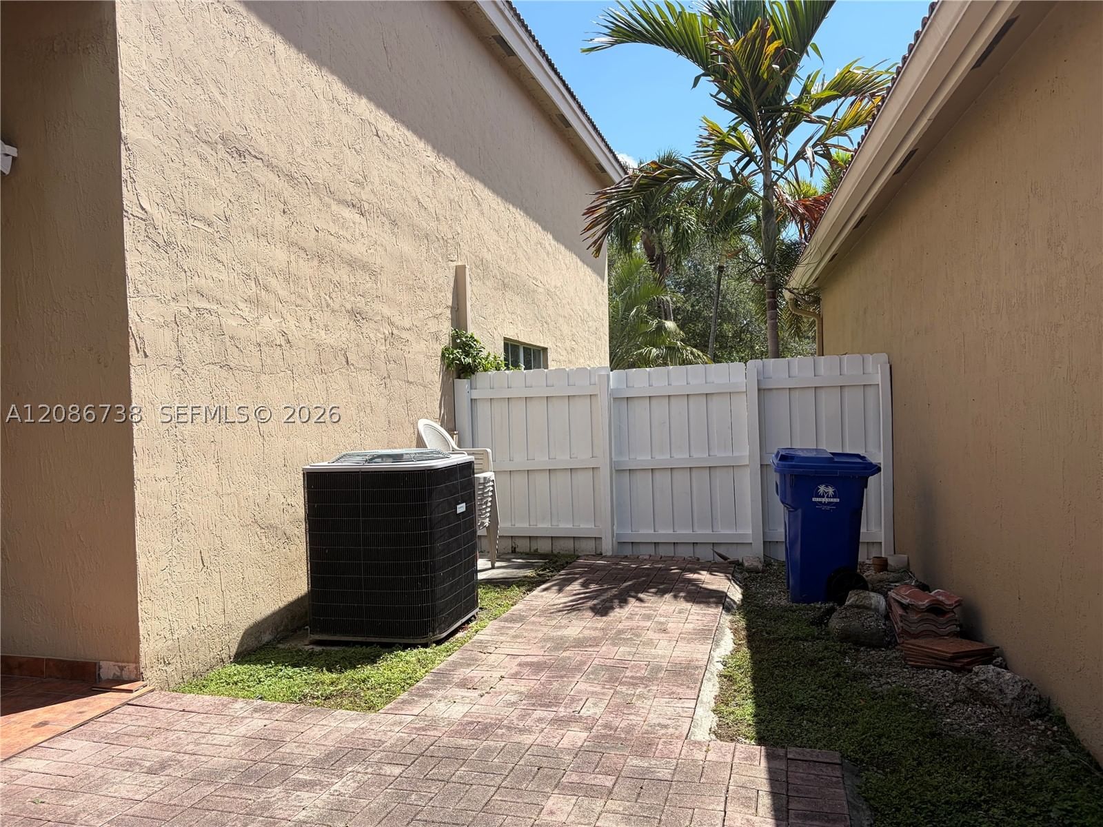 Real estate property located at 4300 153rd Ave, Broward, Replat Of Country Lakes, Miramar, FL