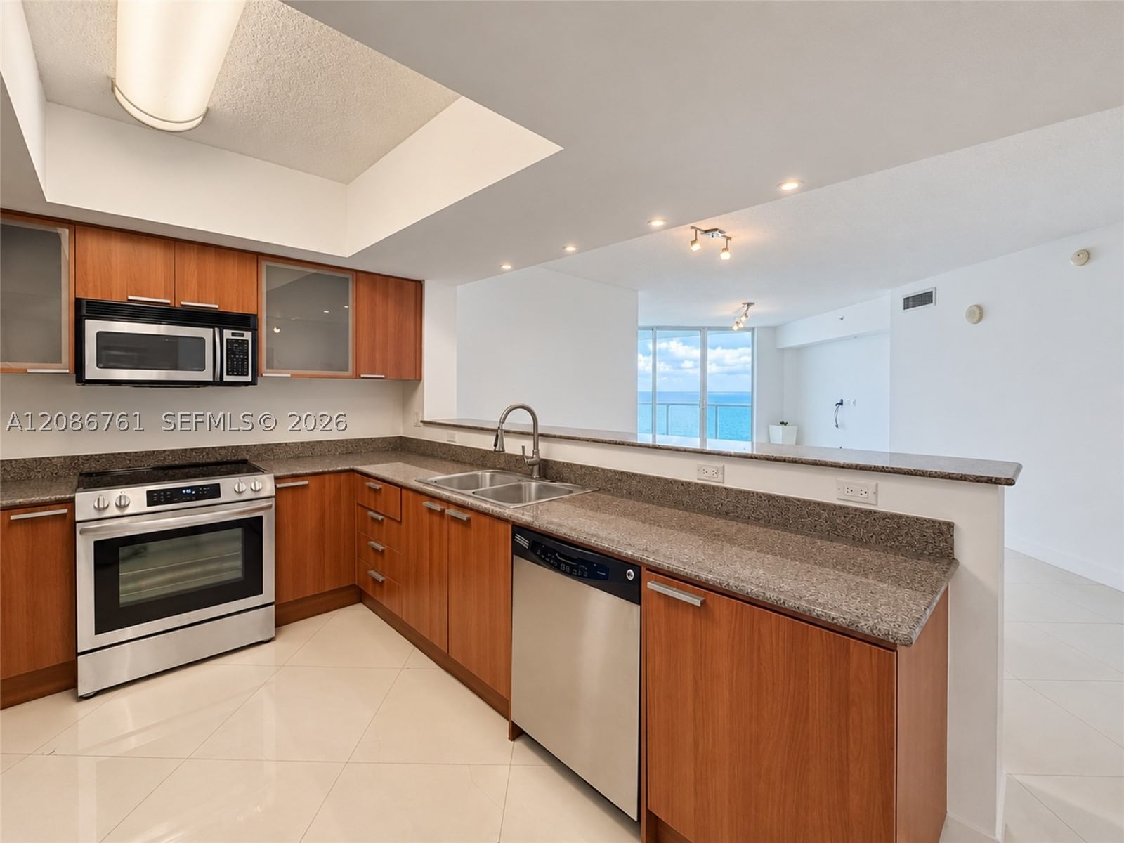 Real estate property located at 16699 Collins Ave #1610, Miami-dade, La Perla Condo, Sunny Isles Beach, FL