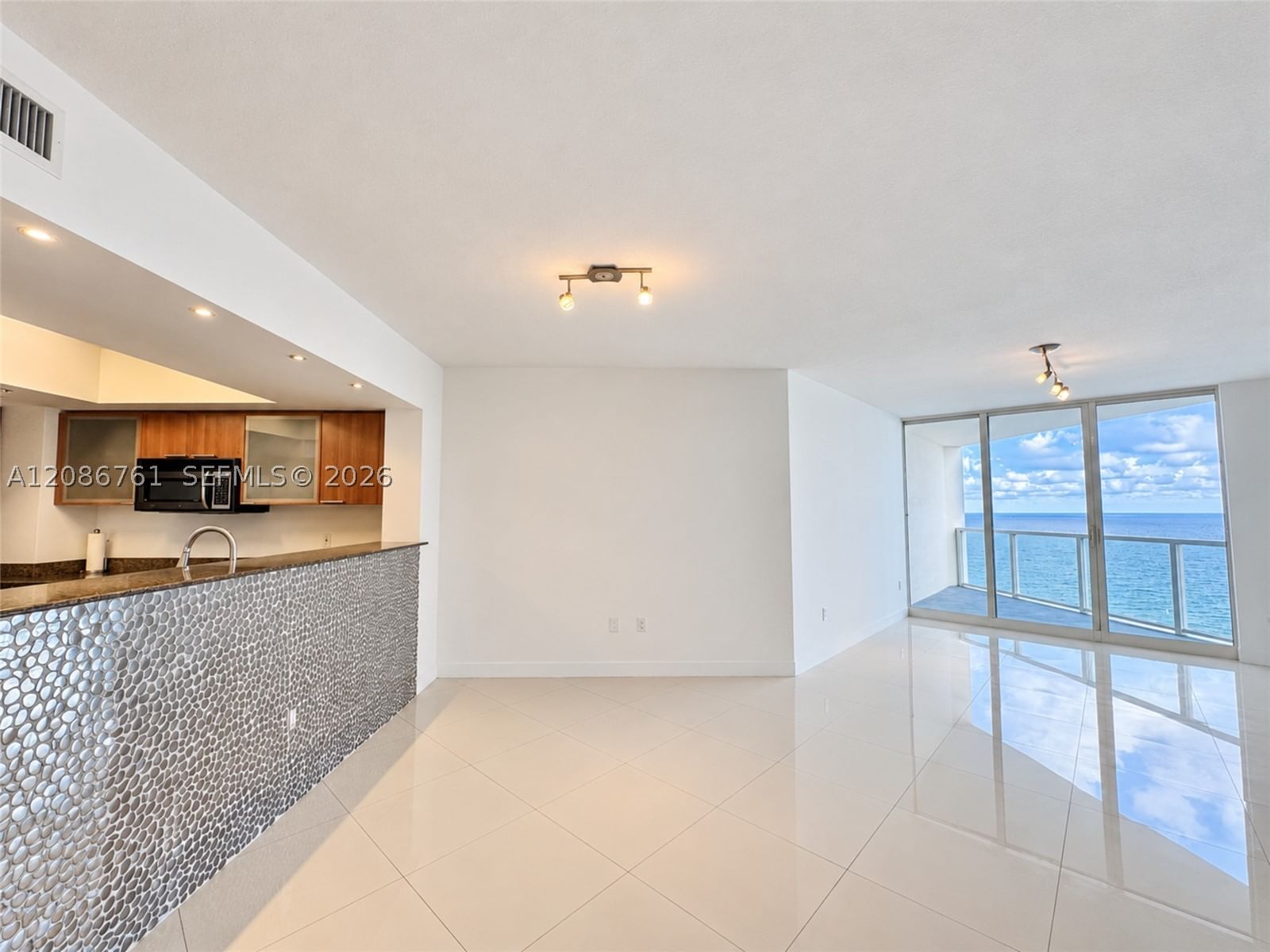 Real estate property located at 16699 Collins Ave #1610, Miami-dade, La Perla Condo, Sunny Isles Beach, FL