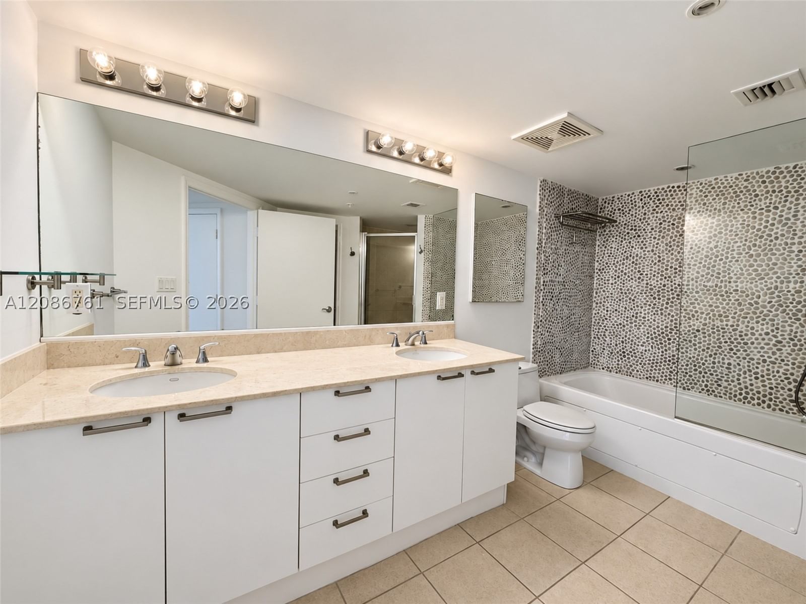 Real estate property located at 16699 Collins Ave #1610, Miami-dade, La Perla Condo, Sunny Isles Beach, FL