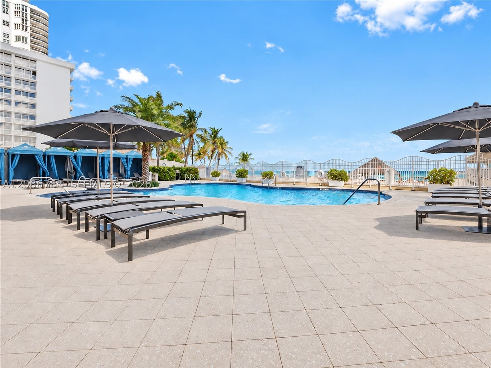 Real estate property located at 16699 Collins Ave #1610, Miami-dade, La Perla Condo, Sunny Isles Beach, FL