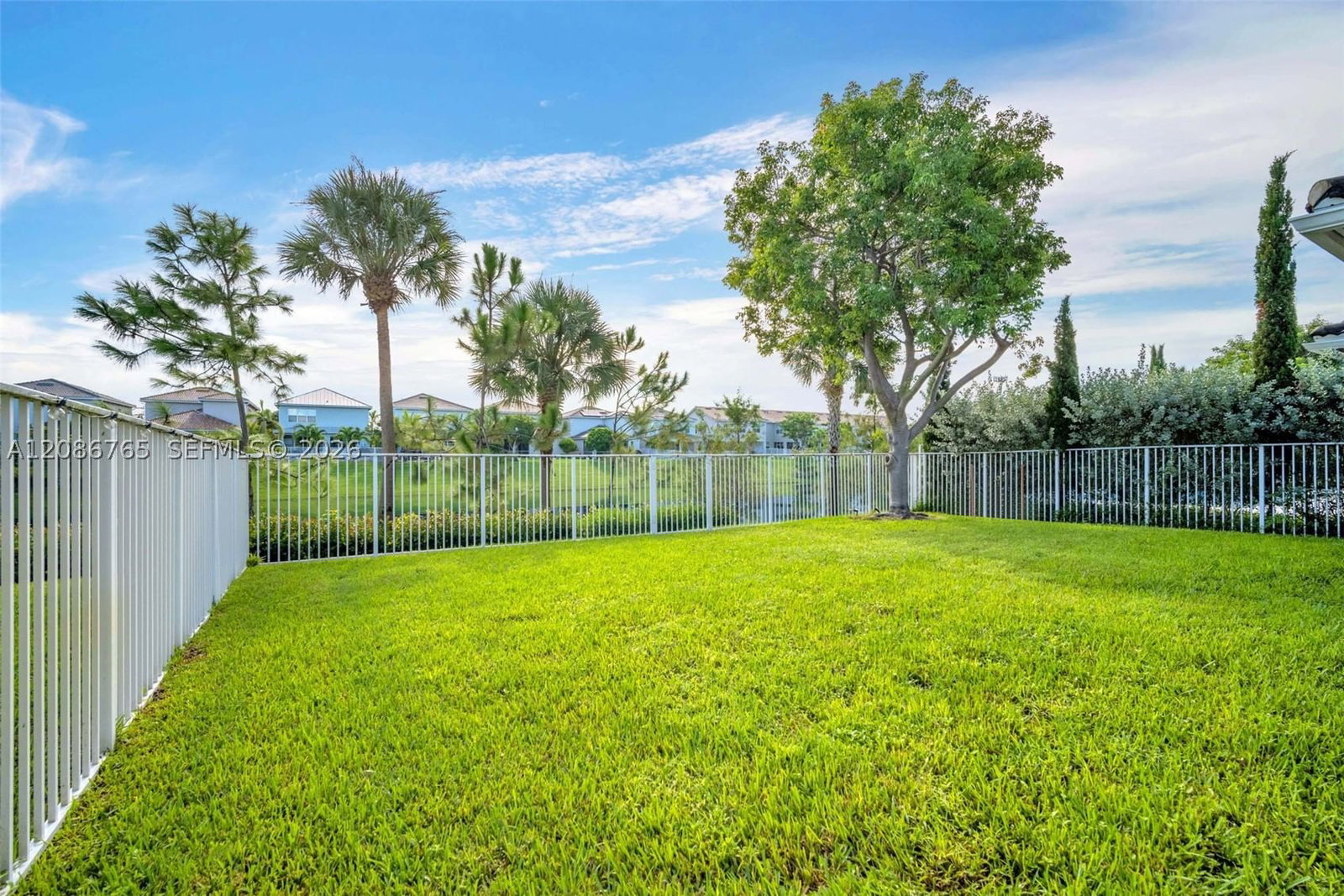 Real estate property located at 1487 Pongam Ter, Broward, Hillcrest Country Club So, Hollywood, FL