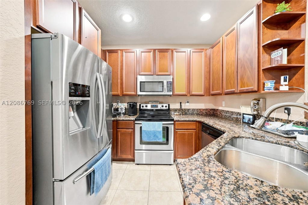 Real estate property located at 27892 140th Ave, Miami-dade, Mandarin Lakes, Homestead, FL