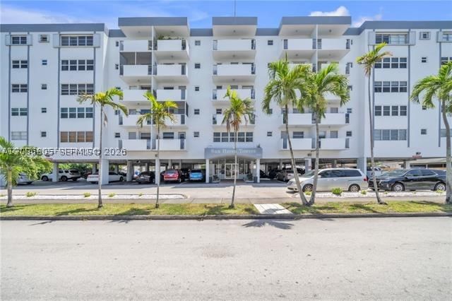 Real estate property located at 1720 Jefferson St #511, Broward, Sun Haven Towers Condo, Hollywood, FL