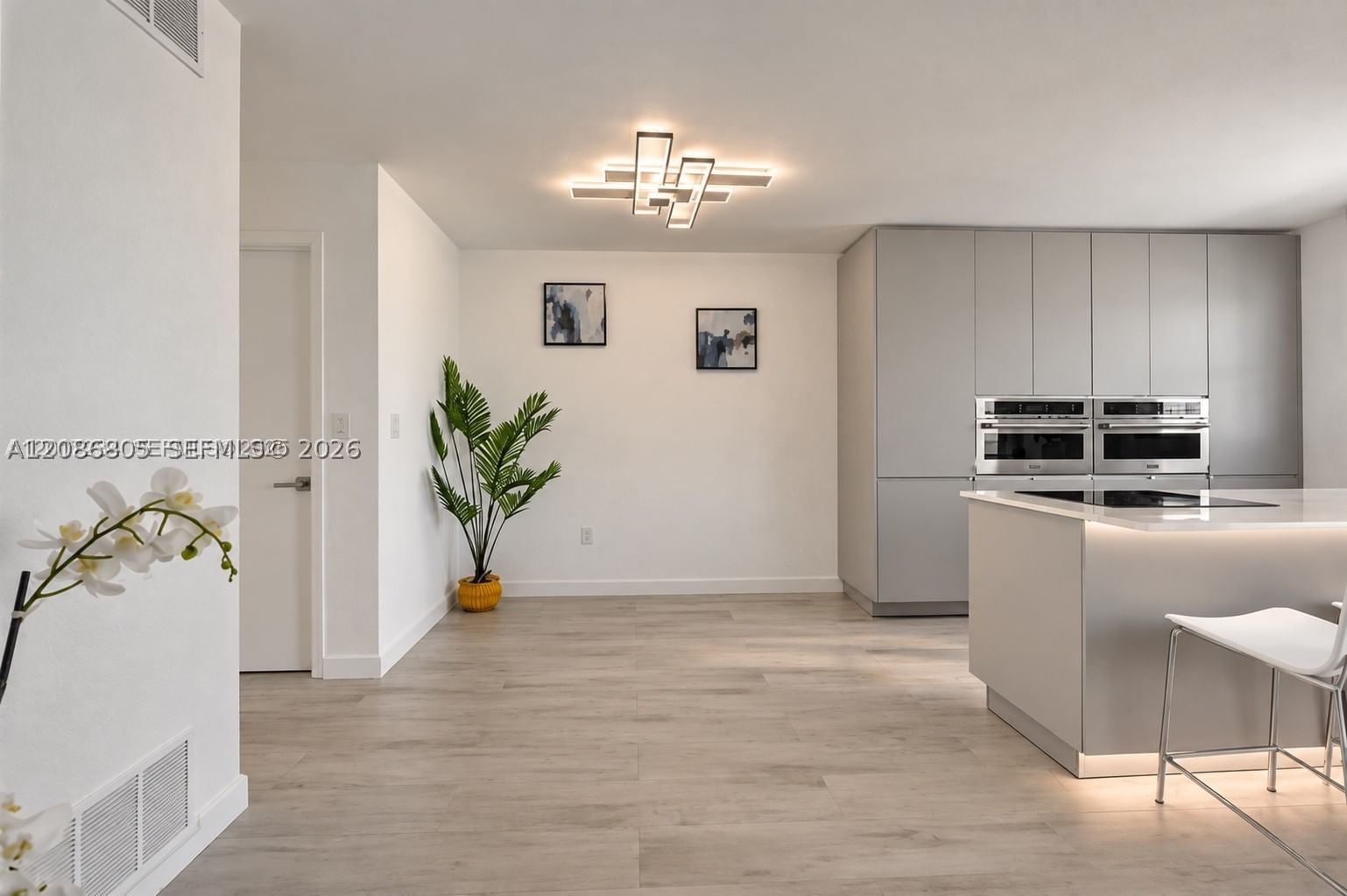 Real estate property located at 1720 Jefferson St #511, Broward, Sun Haven Towers Condo, Hollywood, FL