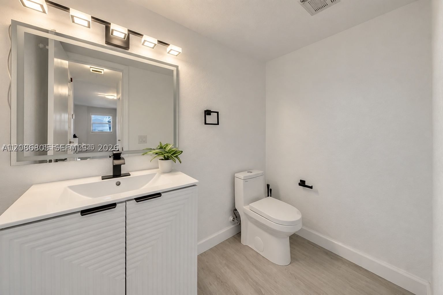 Real estate property located at 1720 Jefferson St #511, Broward, Sun Haven Towers Condo, Hollywood, FL