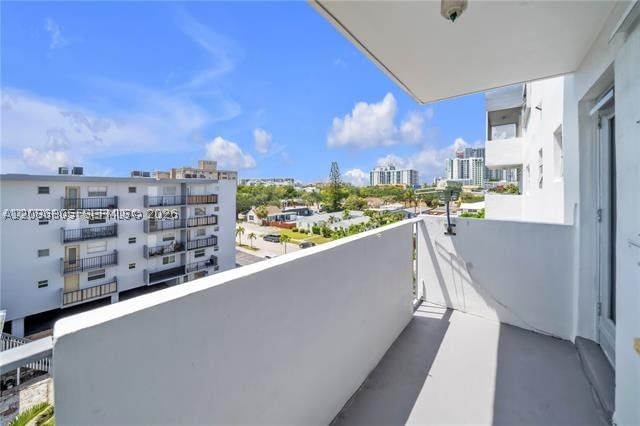 Real estate property located at 1720 Jefferson St #511, Broward, Sun Haven Towers Condo, Hollywood, FL