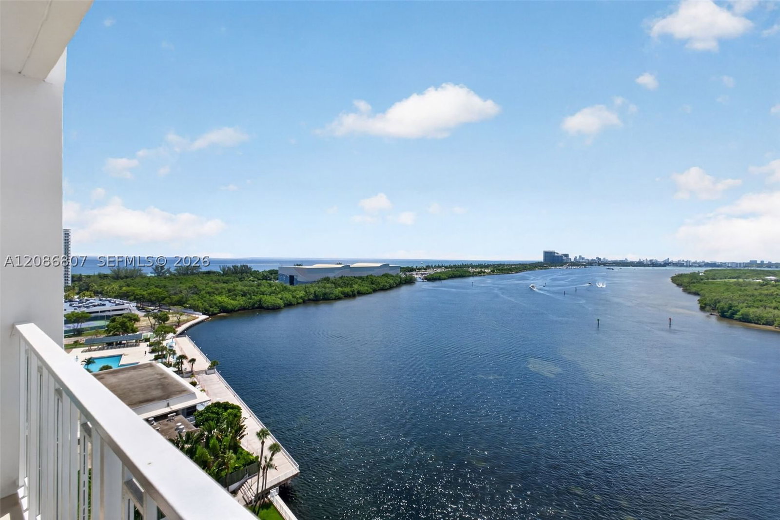 Real estate property located at 500 Bayview Dr #1420, Miami-dade, Arlen House West Condo, Sunny Isles Beach, FL
