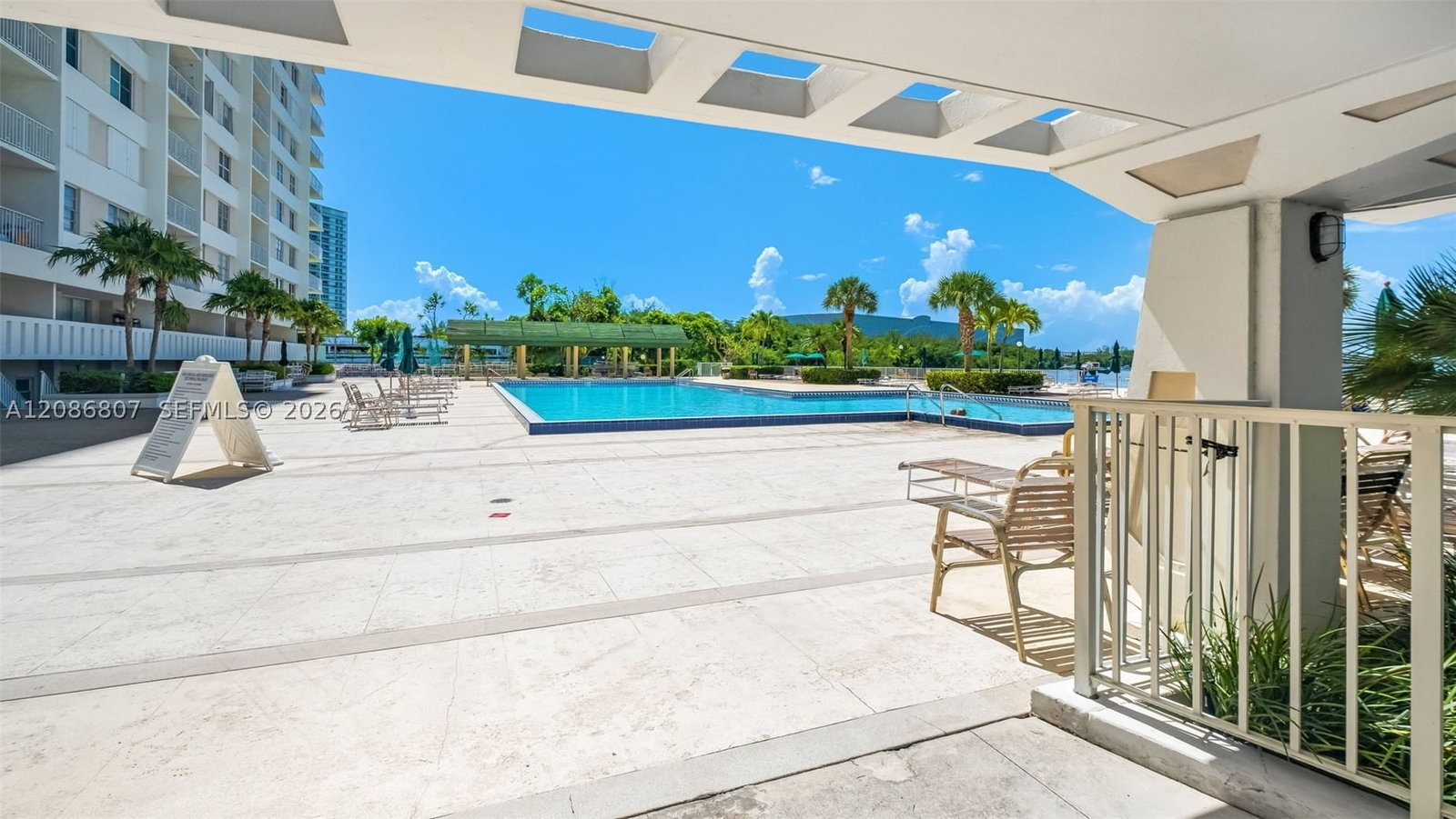 Real estate property located at 500 Bayview Dr #1420, Miami-dade, Arlen House West Condo, Sunny Isles Beach, FL