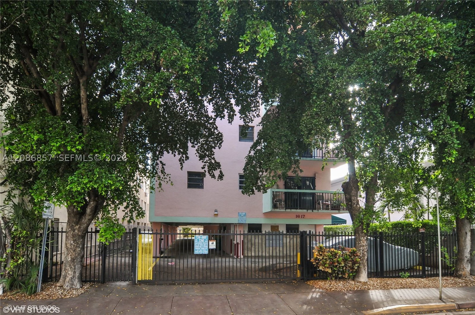 Real estate property located at 1617 Jefferson Ave #404, Miami-dade, Jefferson Gardens Condo, Miami Beach, FL