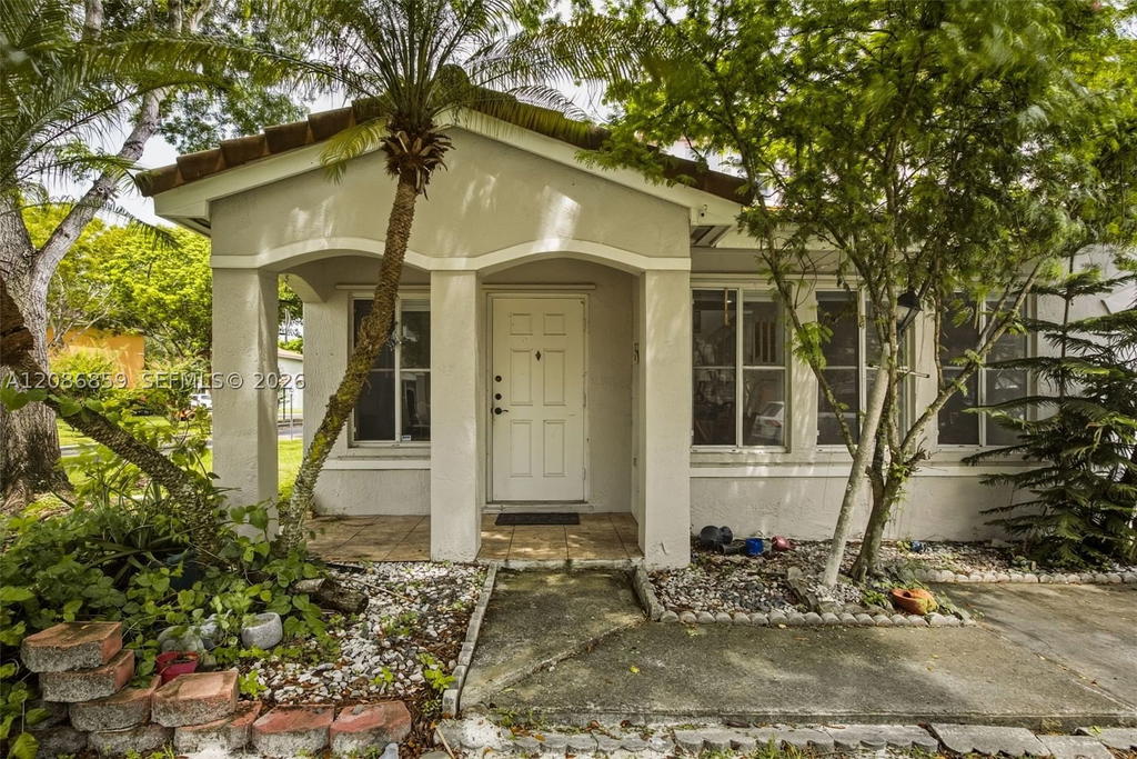 Real estate property located at 16525 97th Ter, Miami-dade, Forest Lakes Villas, Miami, FL