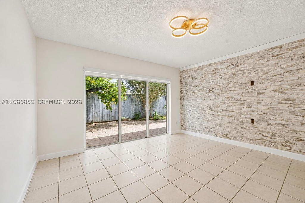 Real estate property located at 16525 97th Ter, Miami-dade, Forest Lakes Villas, Miami, FL