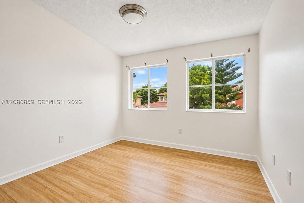 Real estate property located at 16525 97th Ter, Miami-dade, Forest Lakes Villas, Miami, FL