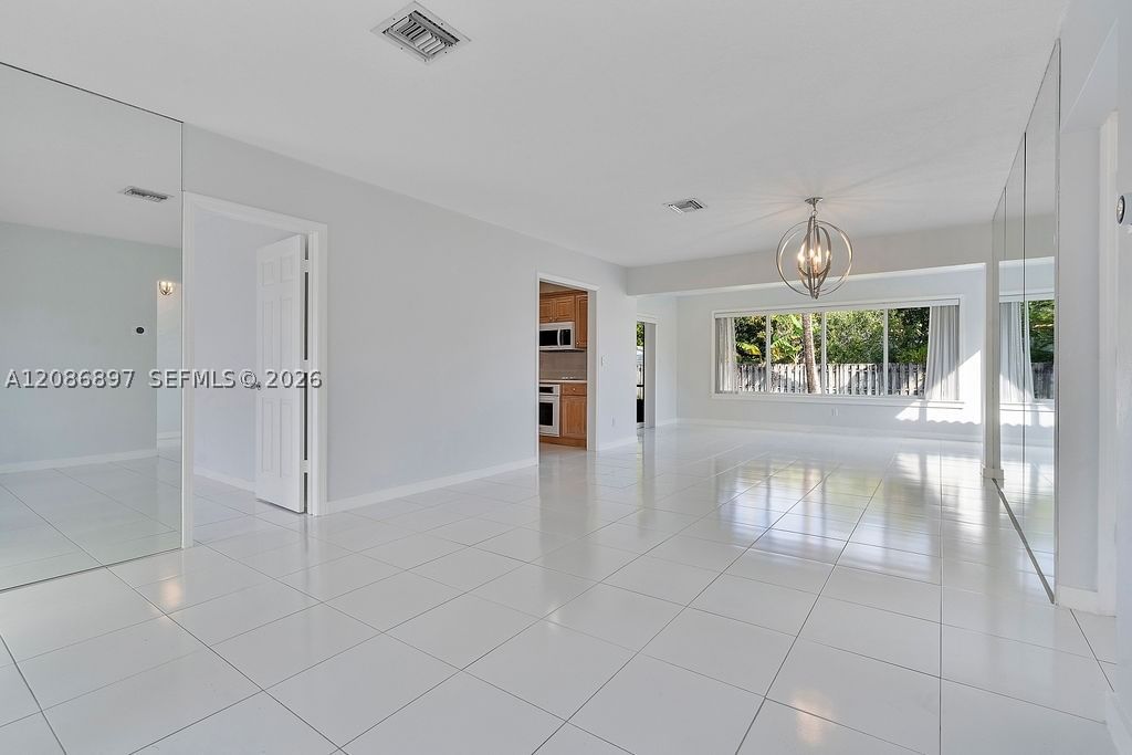 Real estate property located at 2475 214th St, Miami-dade, Highland Lakes, Aventura, FL
