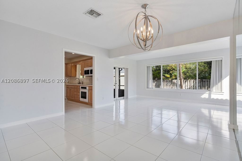 Real estate property located at 2475 214th St, Miami-dade, Highland Lakes, Aventura, FL