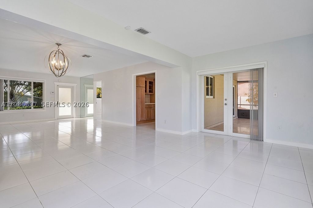 Real estate property located at 2475 214th St, Miami-dade, Highland Lakes, Aventura, FL