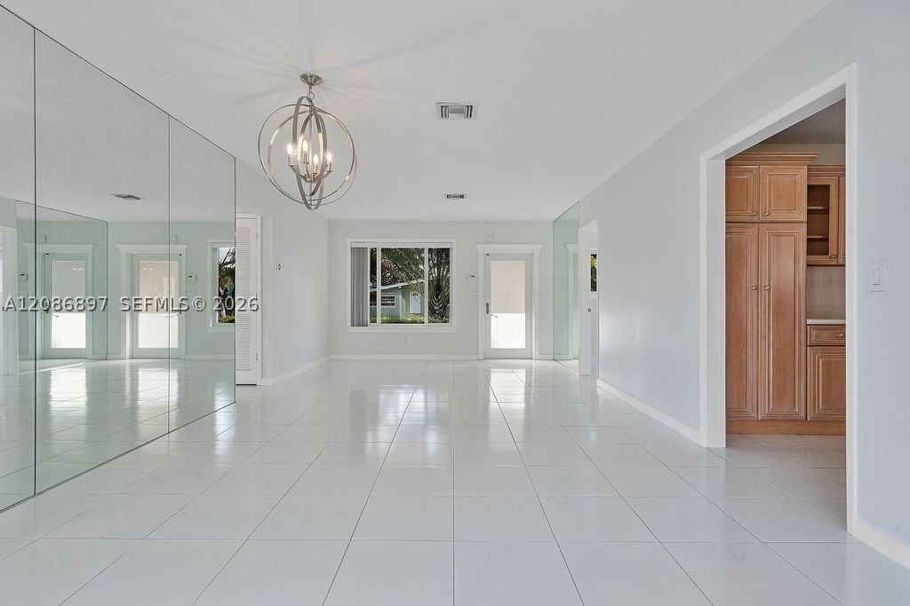 Real estate property located at 2475 214th St, Miami-dade, Highland Lakes, Aventura, FL