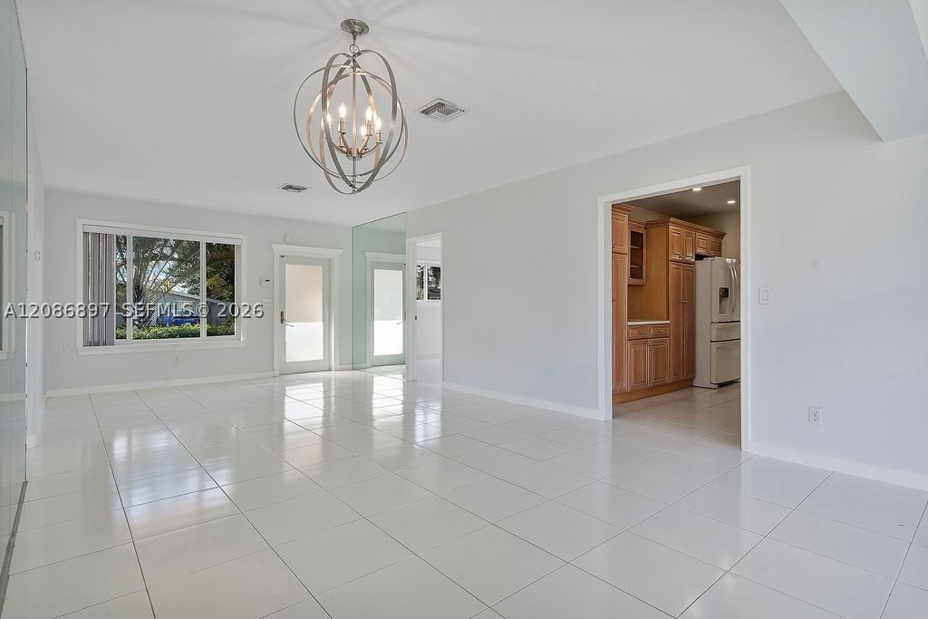 Real estate property located at 2475 214th St, Miami-dade, Highland Lakes, Aventura, FL