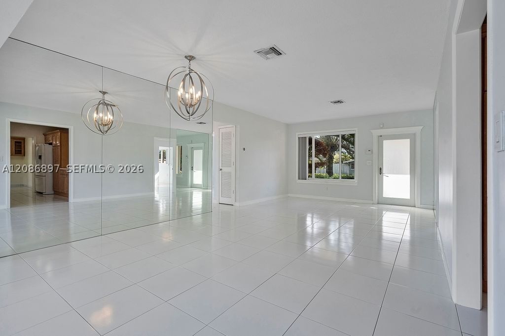Real estate property located at 2475 214th St, Miami-dade, Highland Lakes, Aventura, FL
