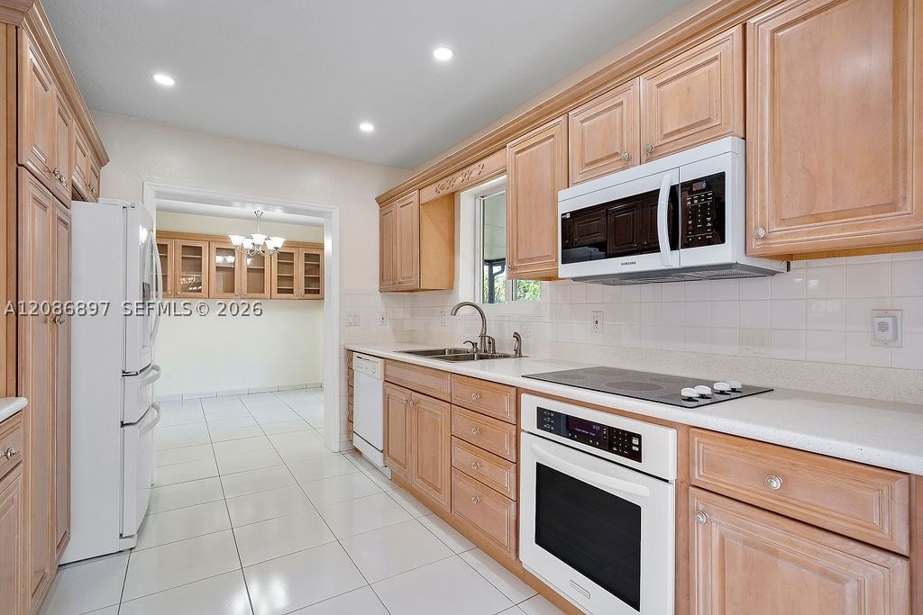 Real estate property located at 2475 214th St, Miami-dade, Highland Lakes, Aventura, FL
