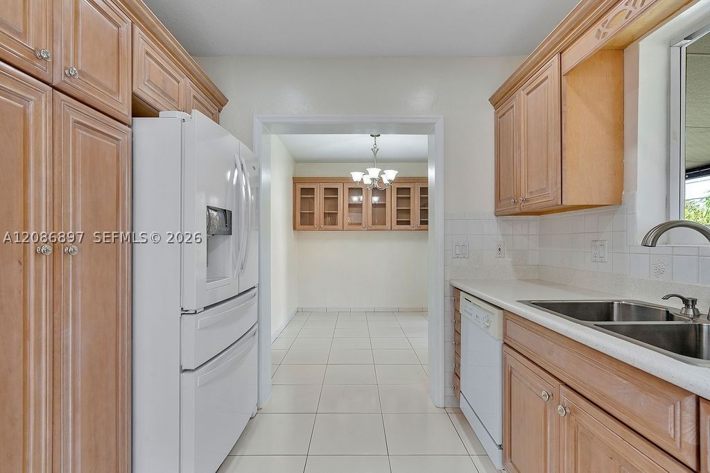 Real estate property located at 2475 214th St, Miami-dade, Highland Lakes, Aventura, FL