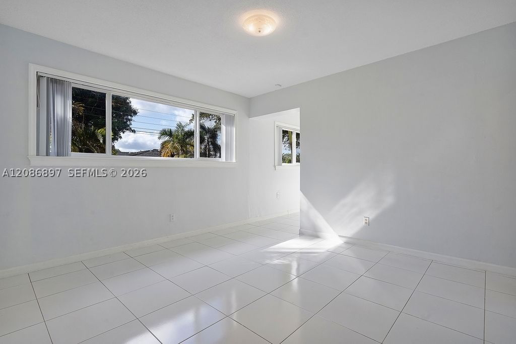 Real estate property located at 2475 214th St, Miami-dade, Highland Lakes, Aventura, FL