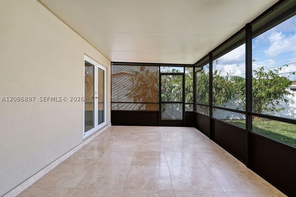 Real estate property located at 2475 214th St, Miami-dade, Highland Lakes, Aventura, FL