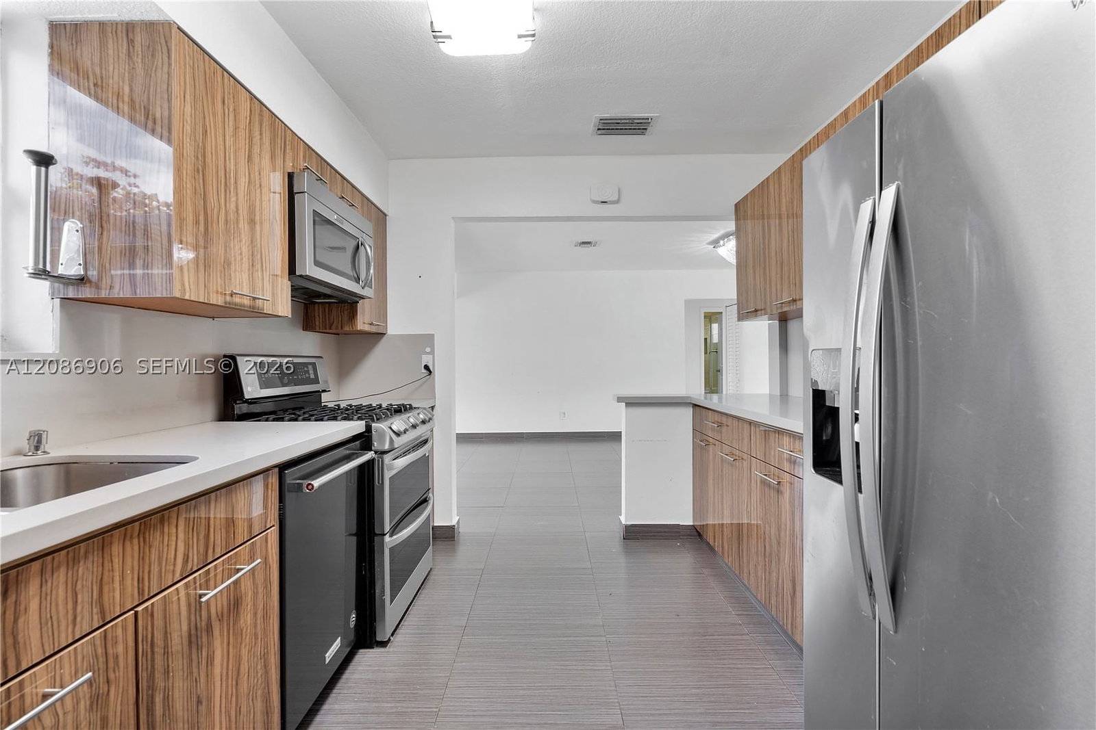Real estate property located at 2505 214th St, Miami-dade, Highland Lakes, Aventura, FL