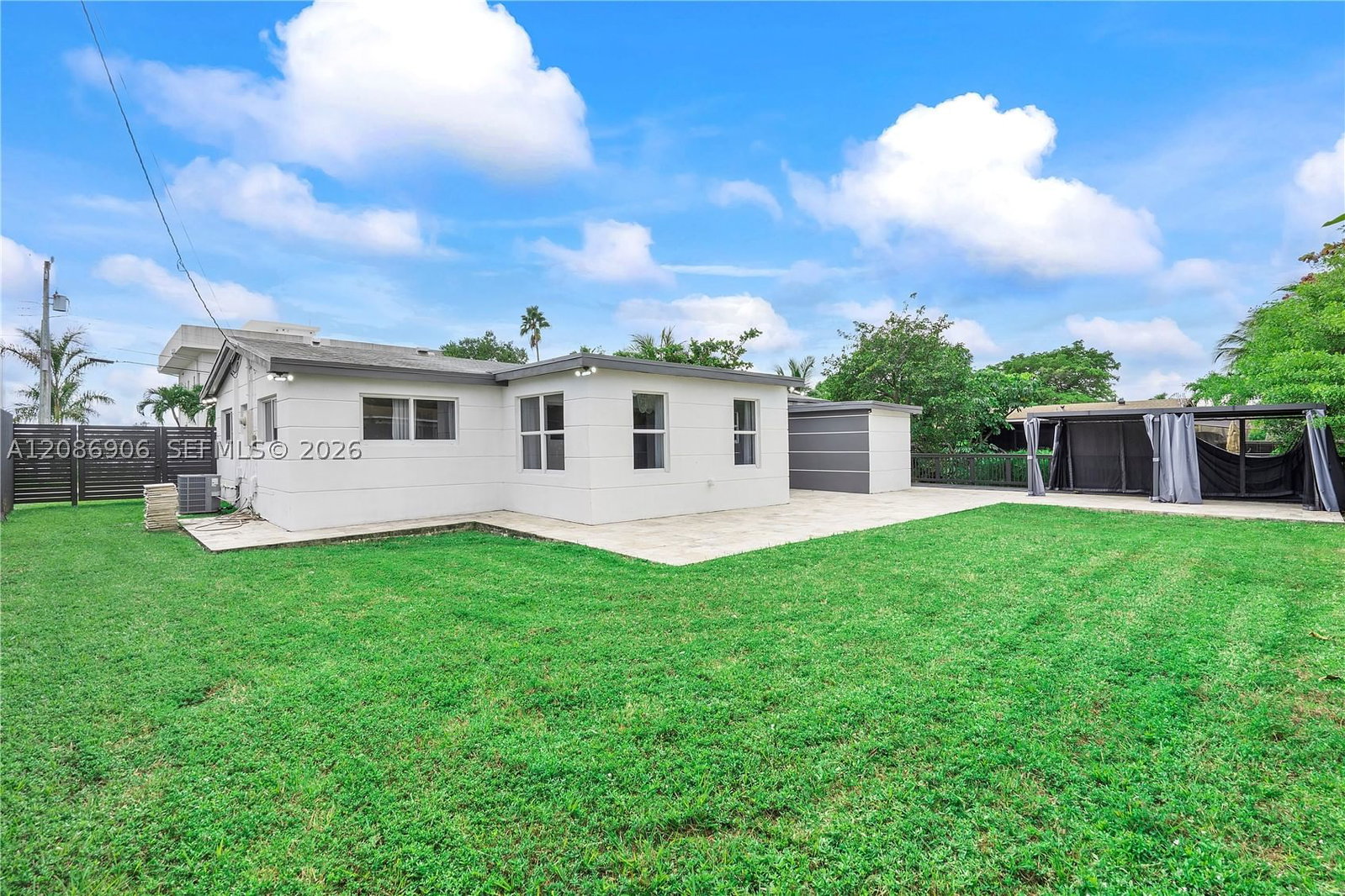 Real estate property located at 2505 214th St, Miami-dade, Highland Lakes, Aventura, FL