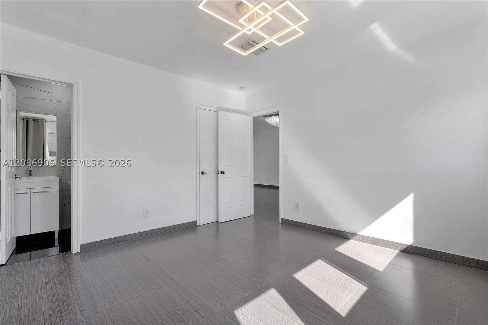 Real estate property located at 2505 214th St, Miami-dade, Highland Lakes, Aventura, FL