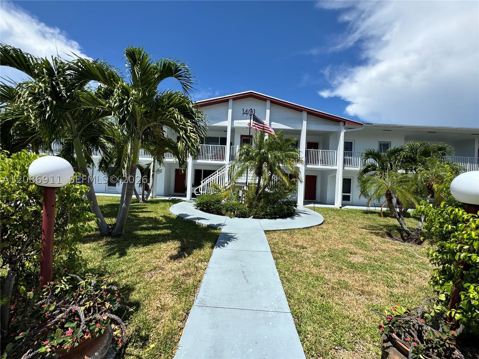 Real estate property located at 1401 7th Ave #15, Broward, Cypress Ridge Apt Co-op, Pompano Beach, FL