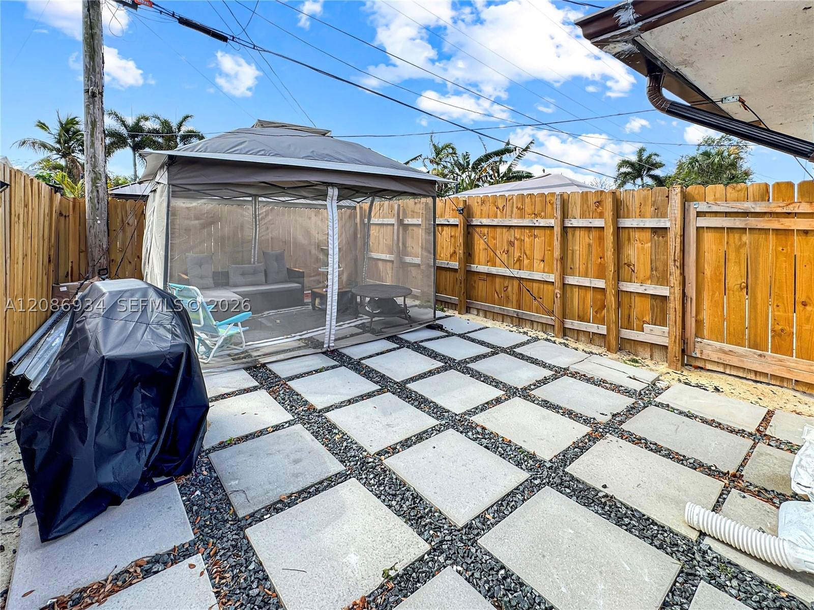 Real estate property located at 5220 57th St, Broward, Silver Lake, Davie, FL