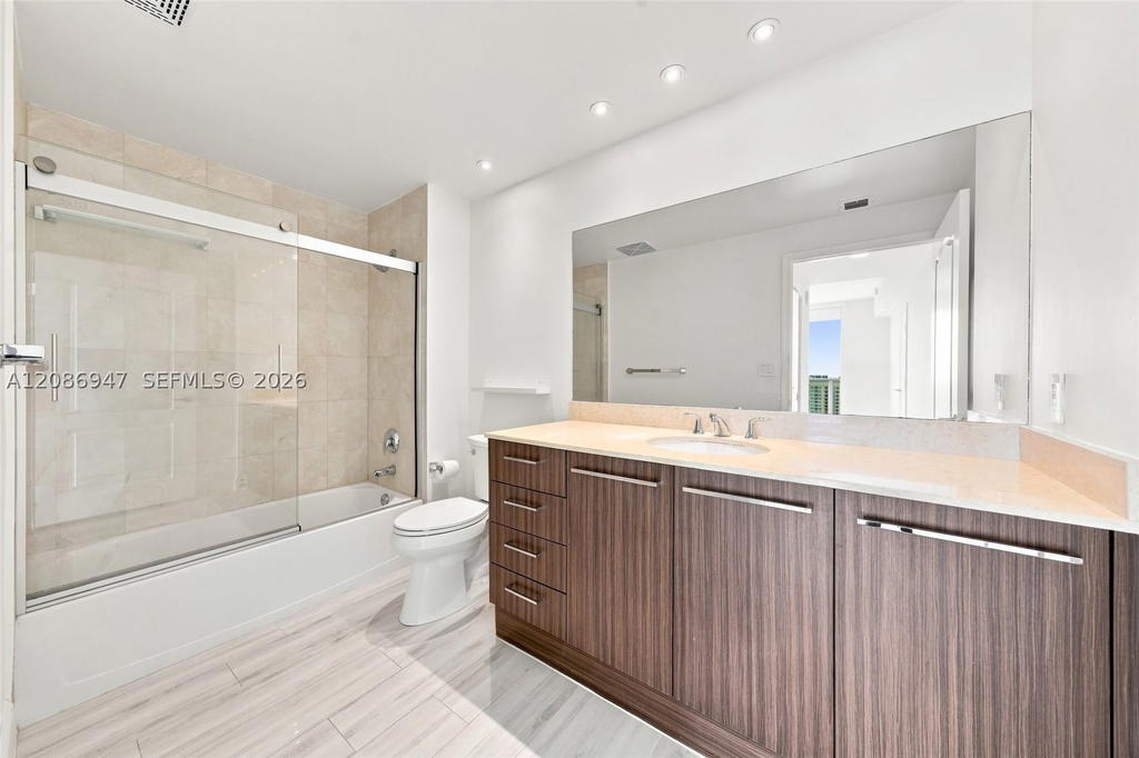 Real estate property located at 2101 Brickell Ave #3107, Miami-dade, Skyline On Brickell Condo, Miami, FL