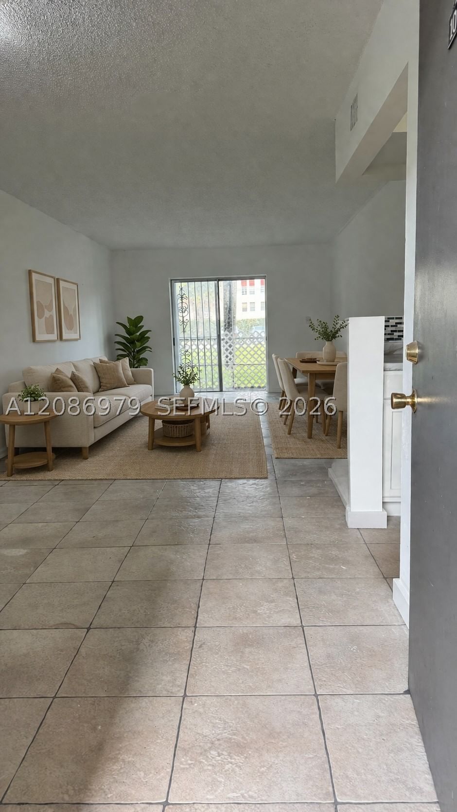 Real estate property located at 3700 21st St #109, Broward, Sunset Hills I Condominiu, Lauderdale Lakes, FL