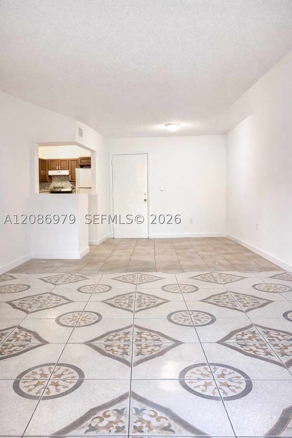 Real estate property located at 3700 21st St #109, Broward, Sunset Hills I Condominiu, Lauderdale Lakes, FL