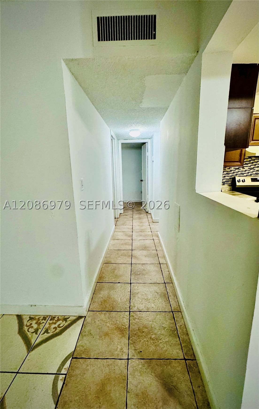 Real estate property located at 3700 21st St #109, Broward, Sunset Hills I Condominiu, Lauderdale Lakes, FL