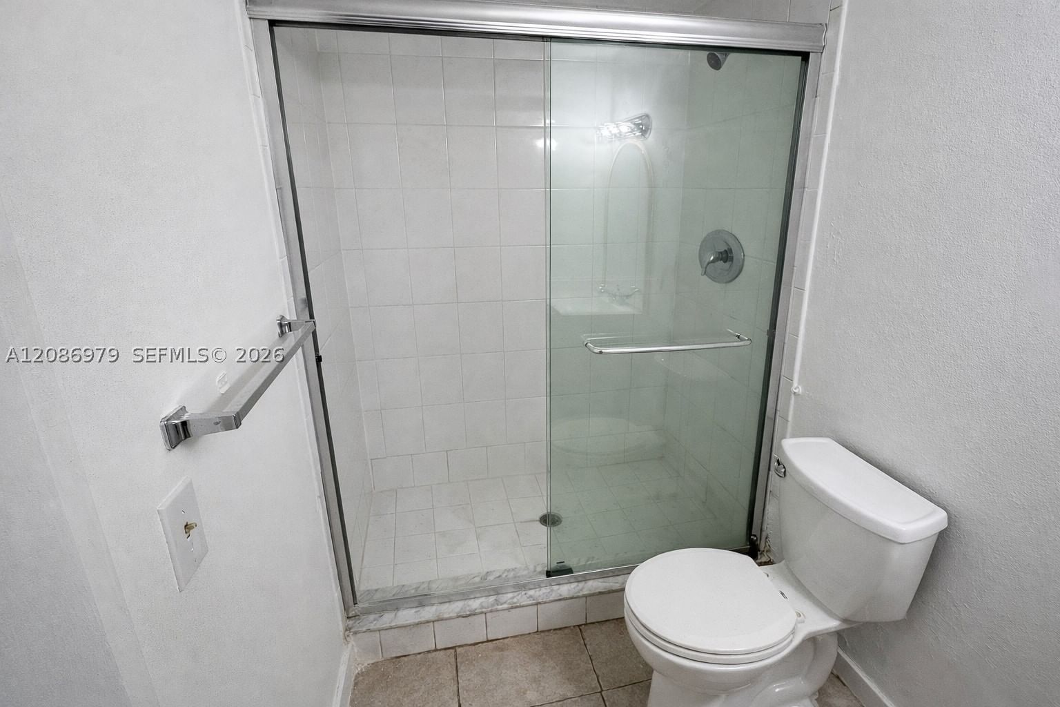 Real estate property located at 3700 21st St #109, Broward, Sunset Hills I Condominiu, Lauderdale Lakes, FL