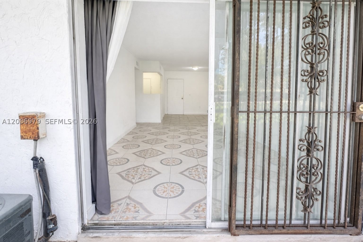 Real estate property located at 3700 21st St #109, Broward, Sunset Hills I Condominiu, Lauderdale Lakes, FL