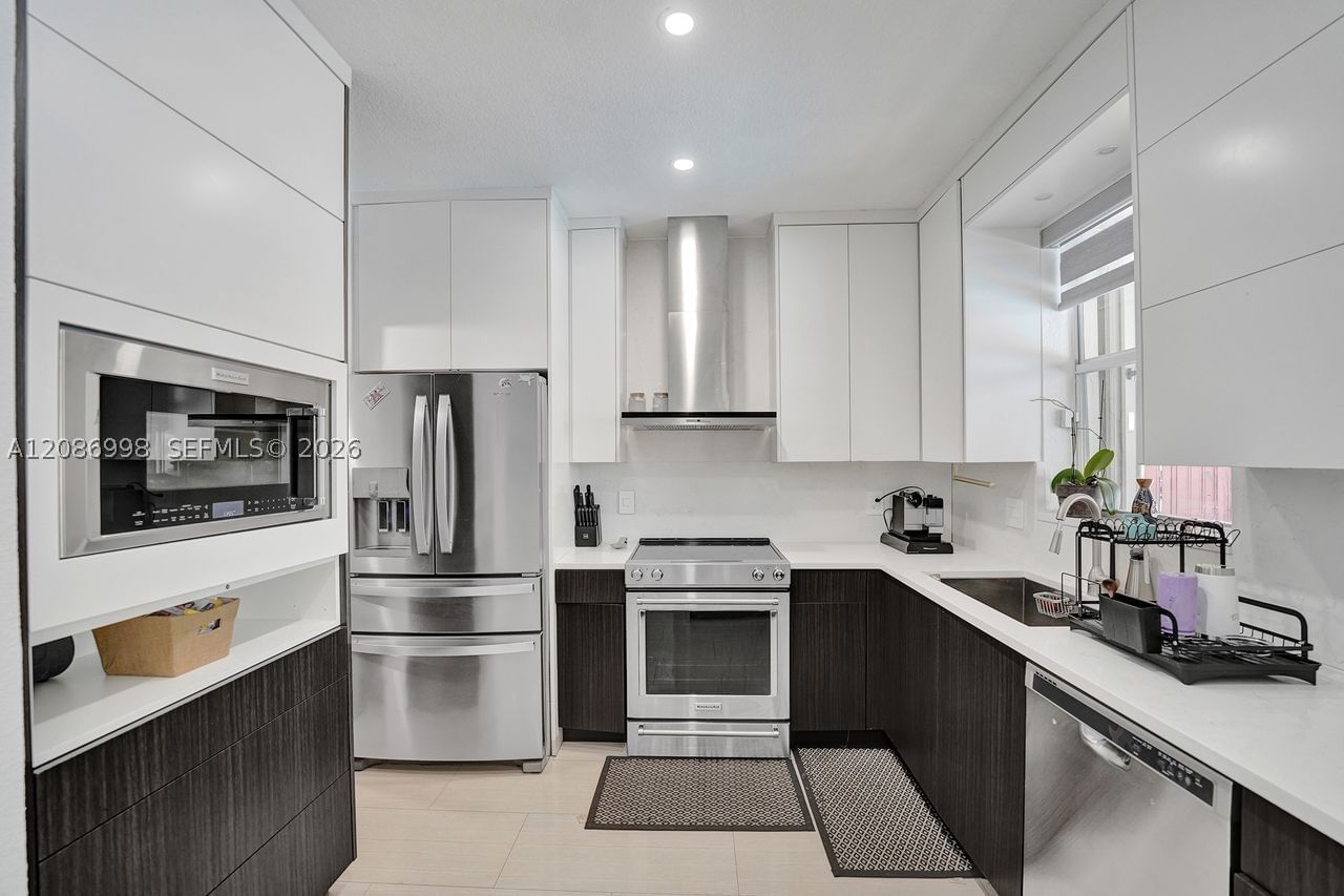 Real estate property located at 13725 50th Ct, Broward, Santorini At Vizcaya, Miramar, FL
