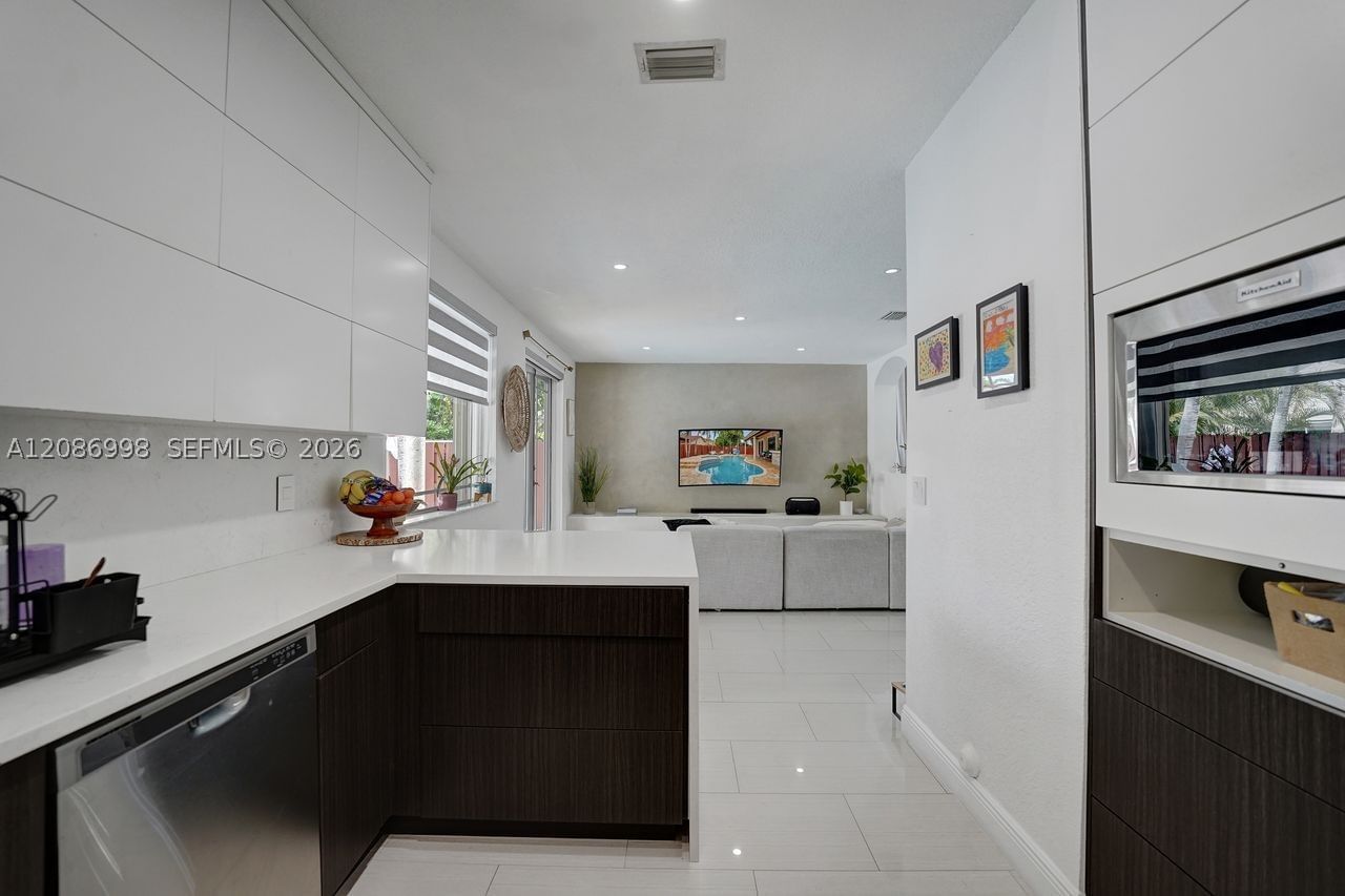 Real estate property located at 13725 50th Ct, Broward, Santorini At Vizcaya, Miramar, FL