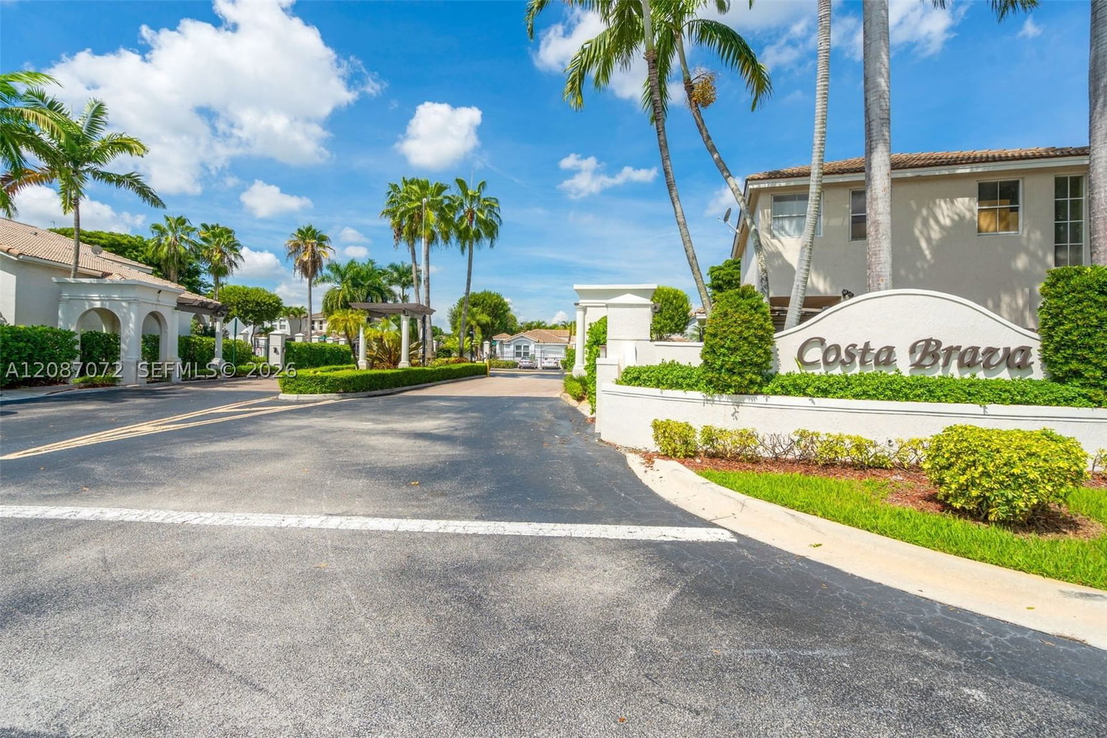 Real estate property located at 4873 107th Path, Miami-dade, Savannah At Doral, Doral, FL