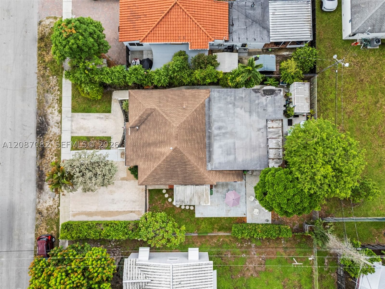 Real estate property located at 5440 7th Ave, Miami-dade, Saratoga Heights Re-sub, Hialeah, FL