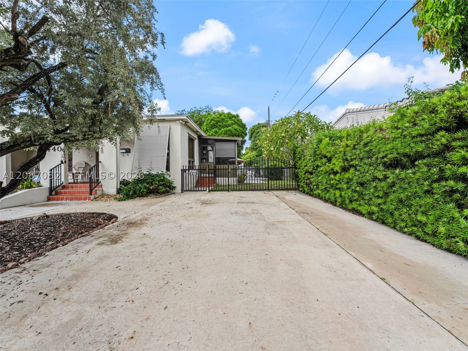 Real estate property located at 5440 7th Ave, Miami-dade, Saratoga Heights Re-sub, Hialeah, FL