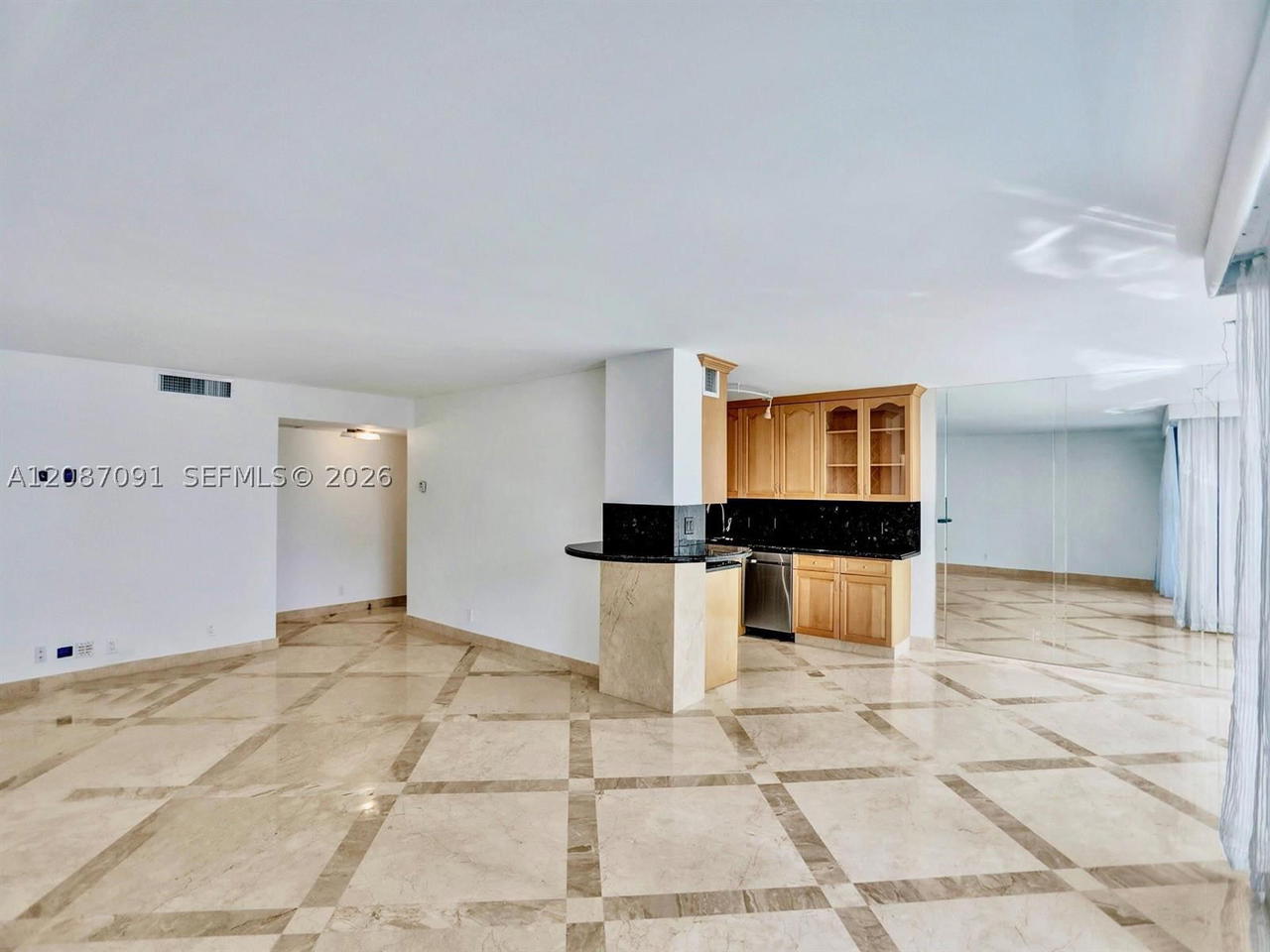 Real estate property located at 1880 Ocean Dr #402, Broward, La Mer Estates West Condo, Hallandale Beach, FL