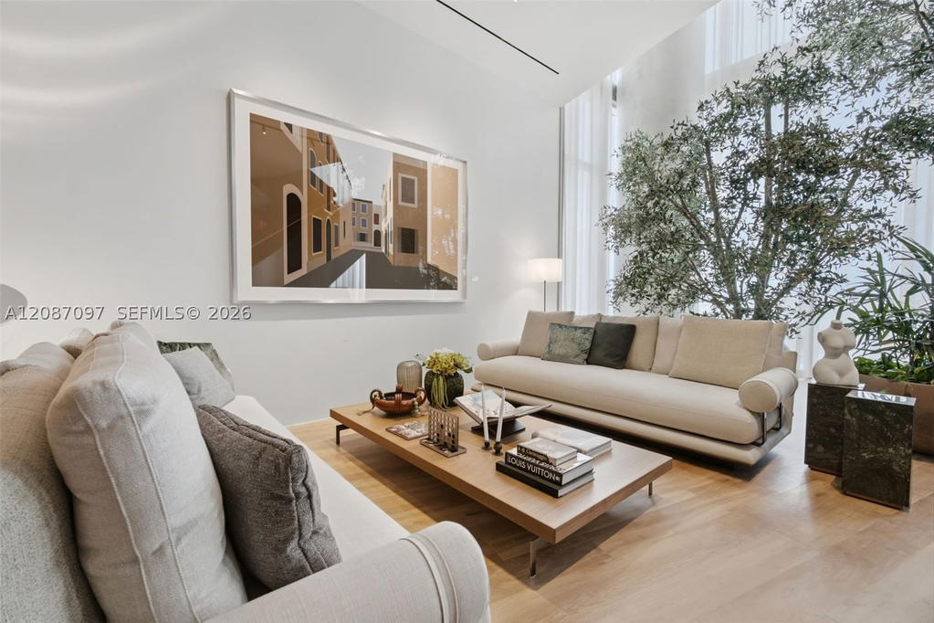 Real estate property located at 1400 Biscayne Blvd #1801, Miami-dade, Casa Bella, Miami, FL