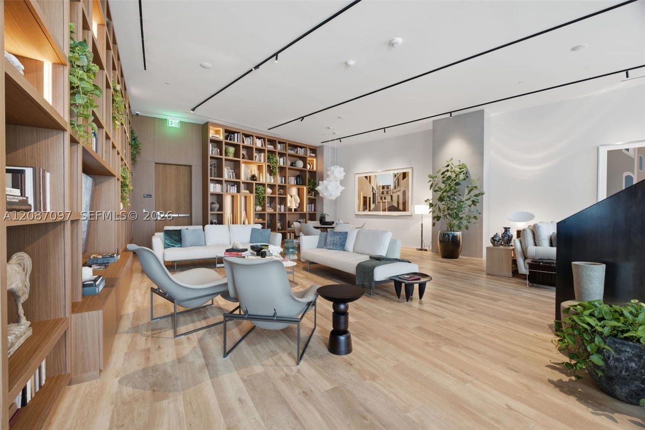 Real estate property located at 1400 Biscayne Blvd #1801, Miami-dade, Casa Bella, Miami, FL