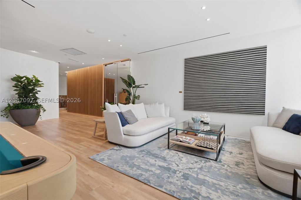 Real estate property located at 1400 Biscayne Blvd #1801, Miami-dade, Casa Bella, Miami, FL