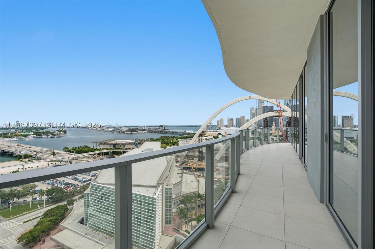 Real estate property located at 1400 Biscayne Blvd #1801, Miami-dade, Casa Bella, Miami, FL
